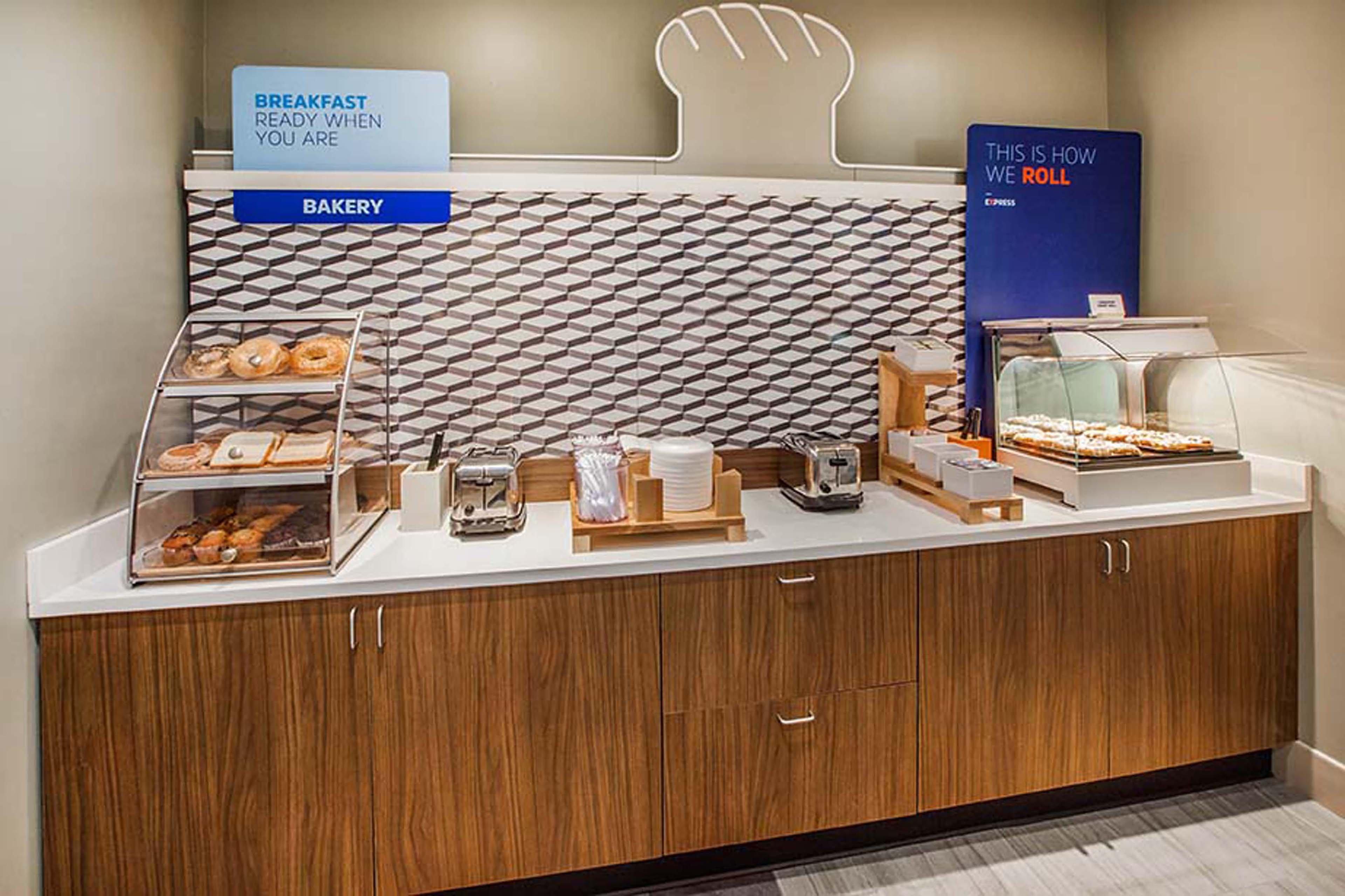 Holiday Inn Express Jackson By Ihg Екстериор снимка