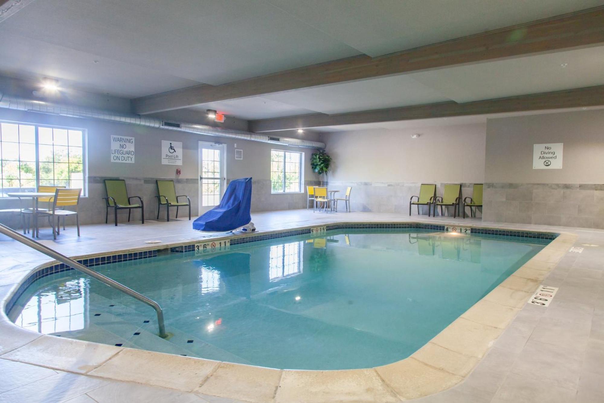 Holiday Inn Express Jackson By Ihg Екстериор снимка